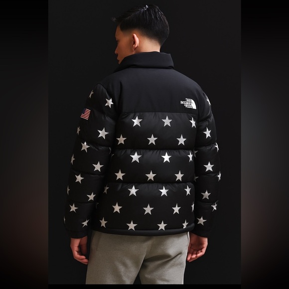 The North Face
International Collection
Nuptse Jacket Black & White Stars Size L - Picture 4 of 17